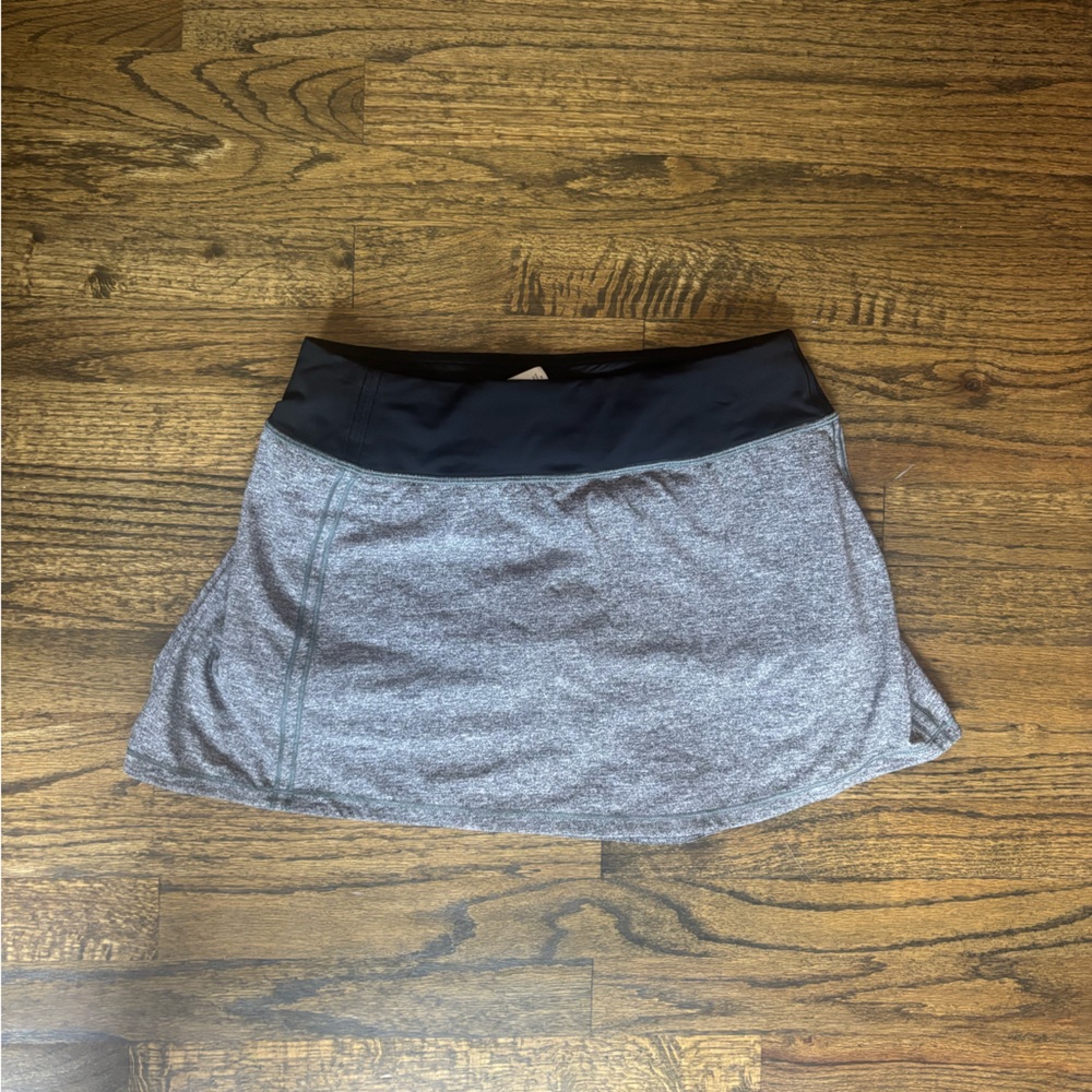 Lululemon Black and Gray Skirt